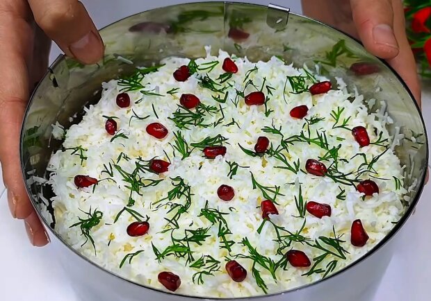 Праздничный салат, кадр из видео