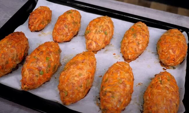 Котлеты из свинины с капустой и морковью, фото: youtube.com