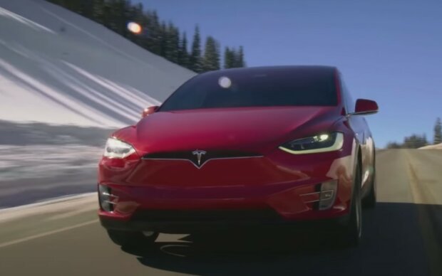 Tesla. Фото: скріншот YouTube-відео