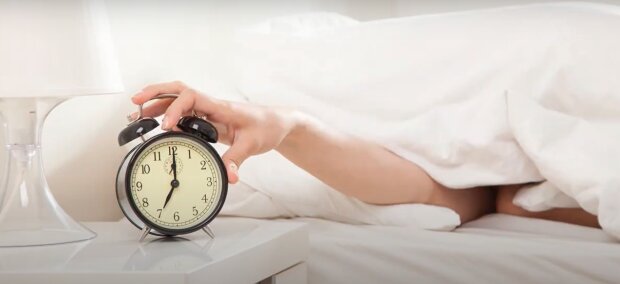 Эти утренние привычки портят вашу жизнь: чего не стоит делать после пробуждения