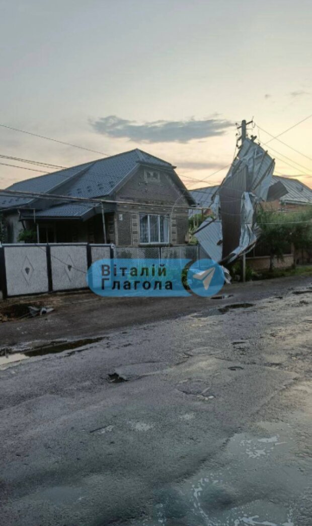 Шторм в Україні повернув відключення світла