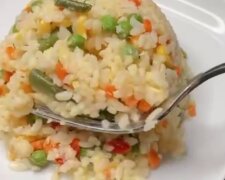 Рис з овочами, кадр з відео