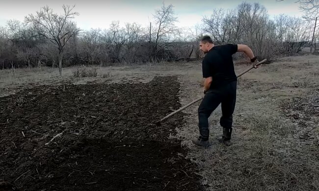 Українців змусять платити податки на городи