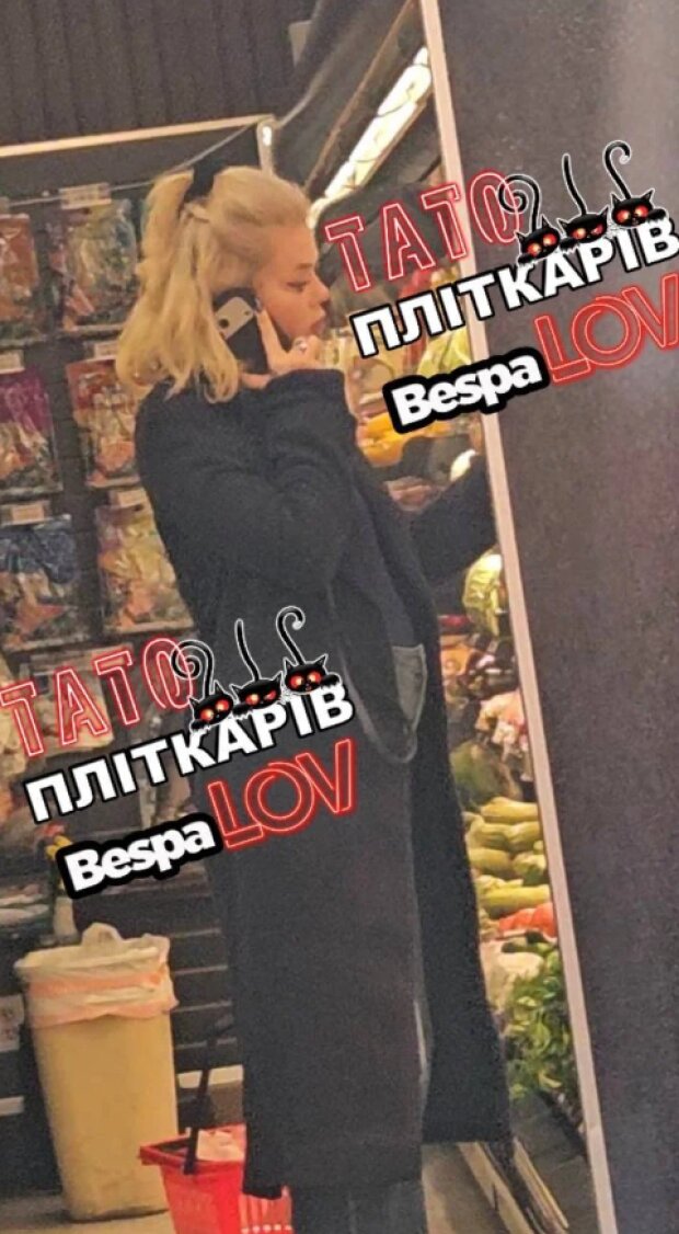 Алина Гросу с животиком