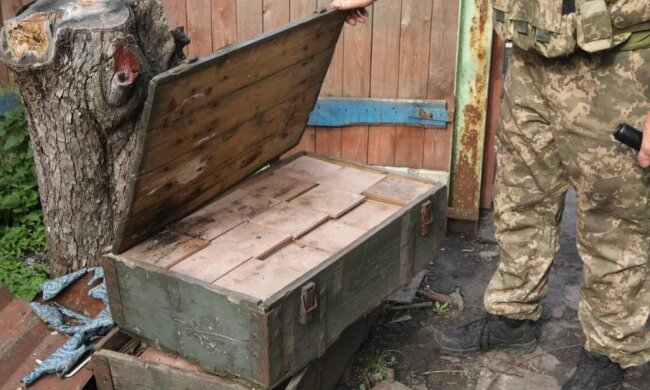 Для своей же могилы: военные РФ украли в Украине плитку, но домой не доехали. Фото