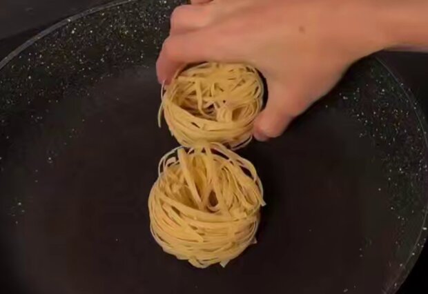 Гнізда з котлетками, кадр з відео