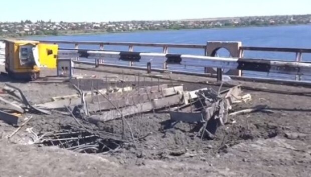Хуже Чернобаевки: новые мощные удары по Антоновскому мосту. Оккупанты разбегаются