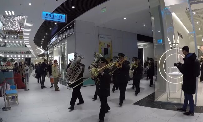 Дрожь пробирает: «Щедрик» в исполнении оркестра Нацгвардии очаровал украинцев. Видео