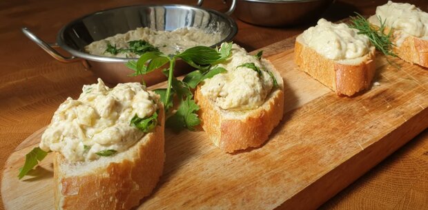Рецепт еврейской намазки на хлеб "Секреты тёти Сары". Фото: YouTube