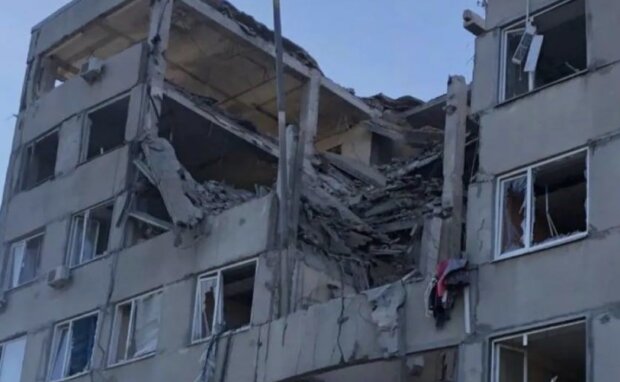 Ракетный удар по многоэтажкам Николаева: выжить удалось не всем