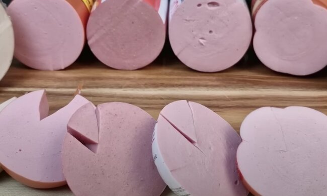 Лучше никогда это не покупайте: названы признаки некачественной магазинной колбасы