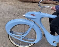 Велосипед 40-х годов: архивное фото: скрин с видео