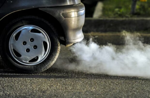 Двигун працює на холостому ходу. Фото: motoringresearch.com