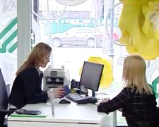 Украинские банки массово закрывают отделения: как не остаться без денег