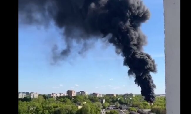 Дым виден даже из Москвы: в России пылает известнейший центр авиации