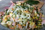 Салат с колбасой, зеленым горошком и кукурузой