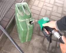 Із паливом знову можуть бути проблеми: українців попередили про запаси. Що може трапитись