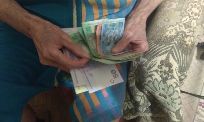 Нові тарифи на газ та електронна черга на вакцинацію: що ще березень приготував для українців