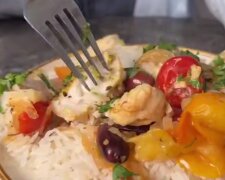 Біла риба з овочами, кадр з відео