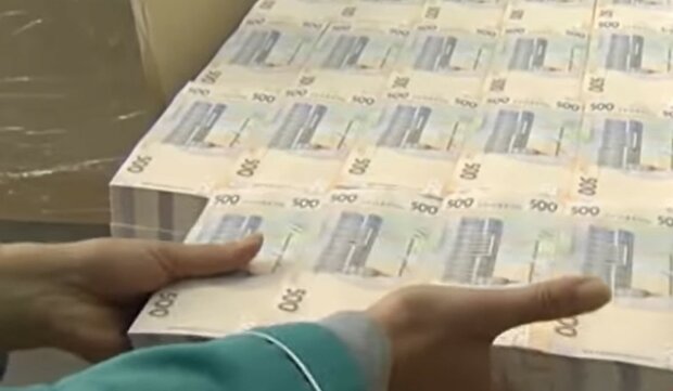 В Украине активно растет количество денежных переводов. В 2021 сумма увеличится на треть