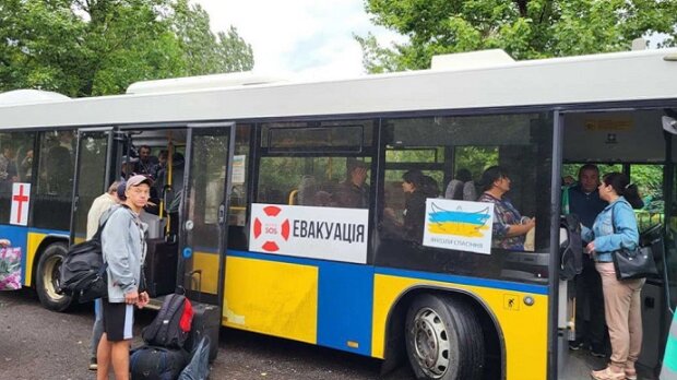 Потрібно залишити область негайно: мешканців Луганщини просять терміново евакуюватись