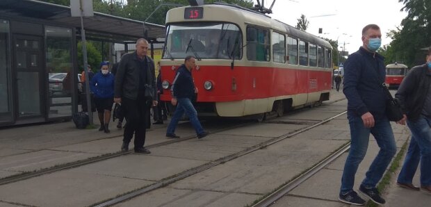 Совсем новая жизнь: где в Украине начали вводить спецпропуски для проезда в общественном транспорте