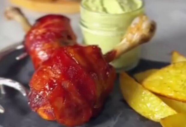 Куриные чупсы, кадр из видео