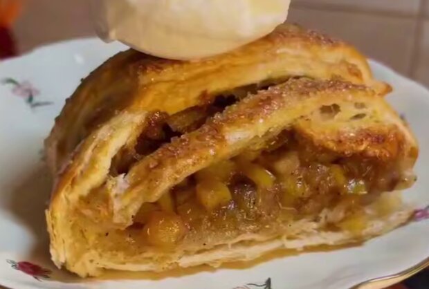 Ленивый штрудель с яблоками, кадр с видео