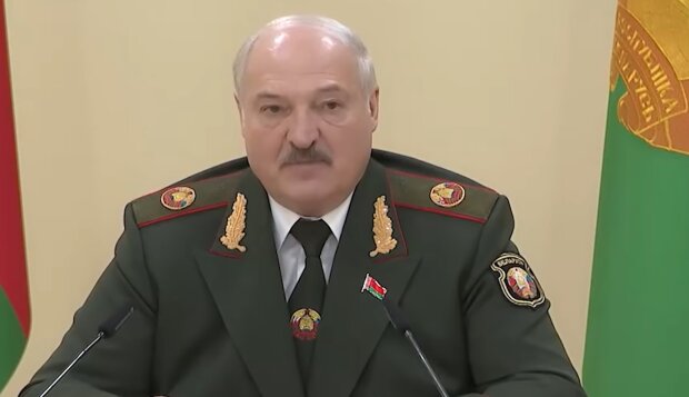 Лукашенко затіяв дивні "мобілізаційні навчання" на кордоні з Україною