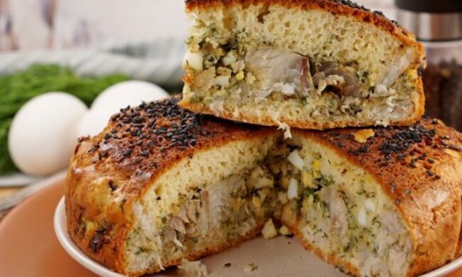 І навіть трьох шматочків здасться мало: рецепт найсмачнішого пирога з мойвою