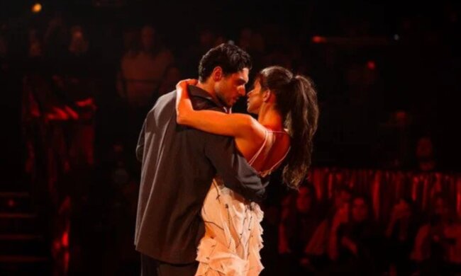 Никита Добрынин и Анна Манджула, кадр из видео