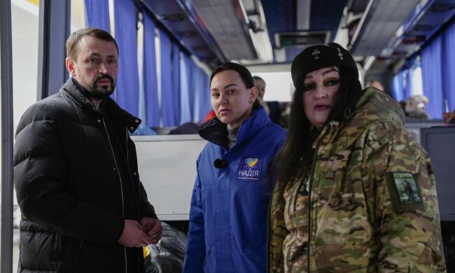 Евакуації, що рятують життя: фонд «Надія», Валерій Дубіль і Віта Присяжнюк підтримують місію «Параволан»