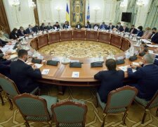 СМИ: Аваков и Разумков дали ответ о незаконности санкций СНБО против граждан Украины