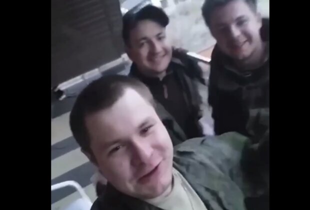 Слушали Цоя и катались на угнанных машинах: видео с телефона российских оккупантов
