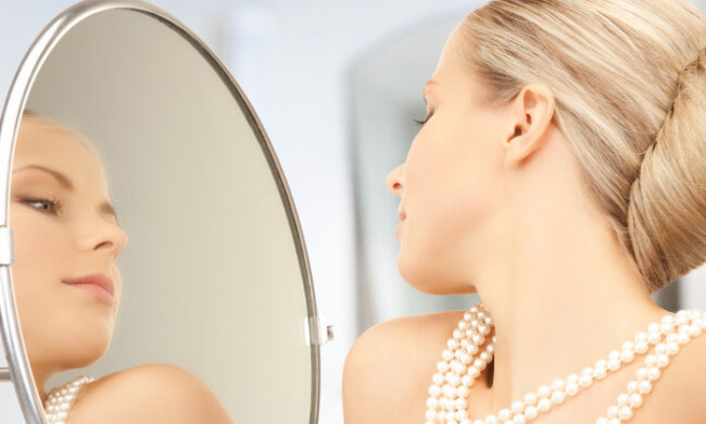 Будуть біди та неприємності: коли не можна дивитися у домашнє дзеркало