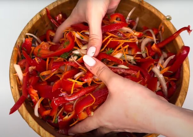 Перець по-корейськи, кадр з відео