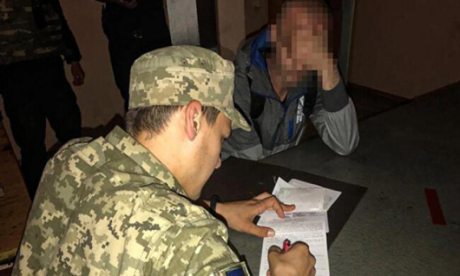 За игнорирование какой повестки посадят, а за уклонение от какой светит штраф