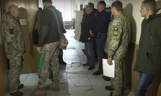 Повна мобілізація: кого з чоловіків заберуть в першу чергу. Буде 4 хвилі