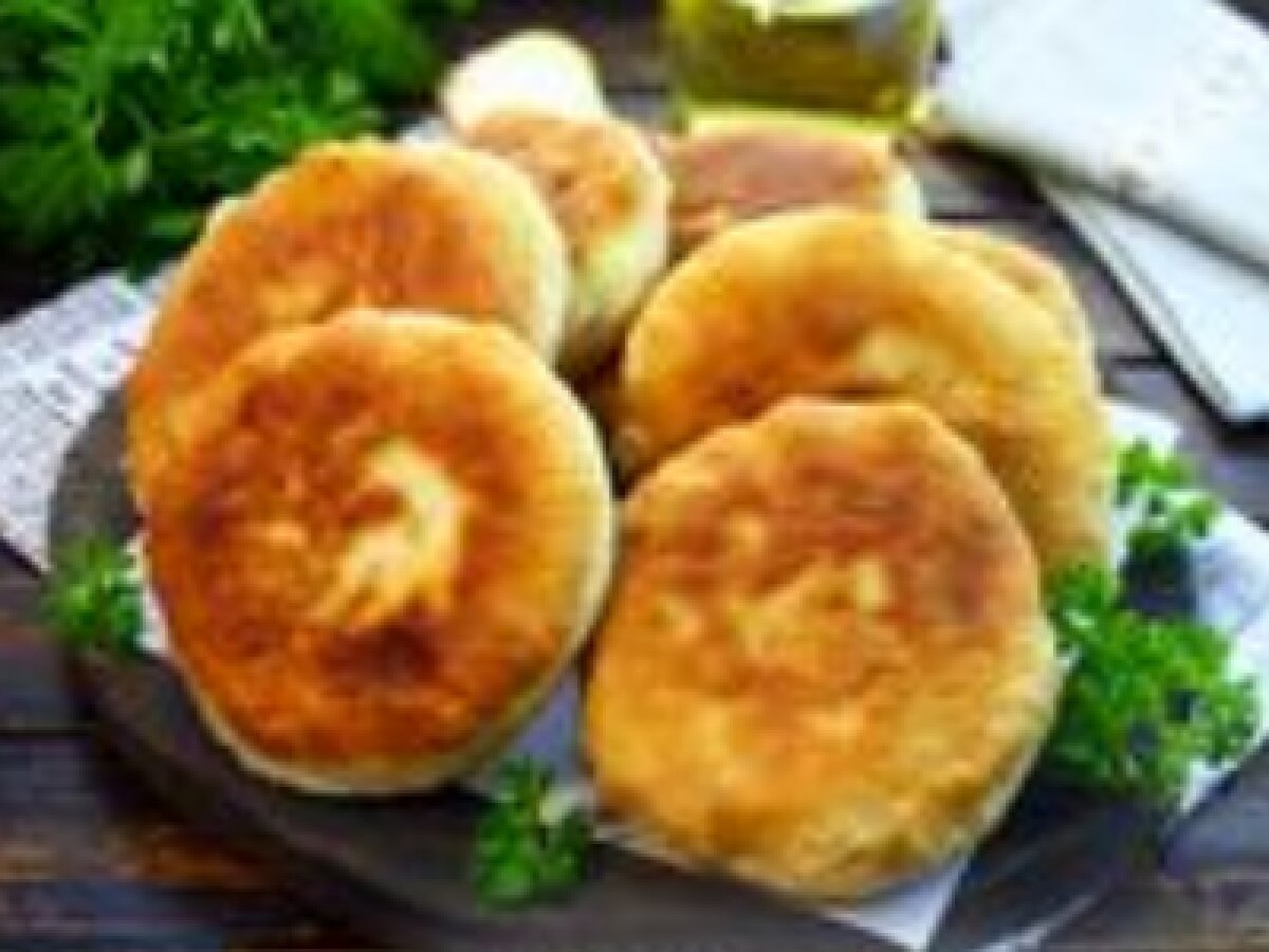 Рецепт пышных домашних беляшей с курицей и луком. Hyser.com.ua