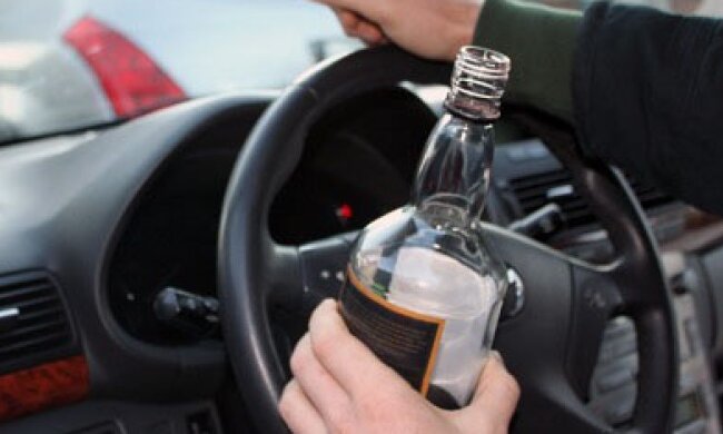 Коли можна сідати за кермо після того, як випили: показники з різних напоїв