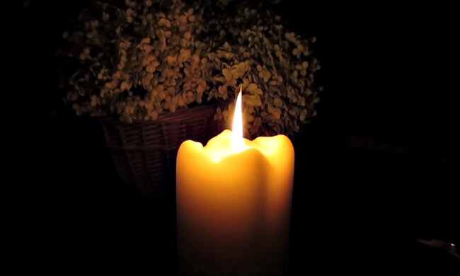 Свеча памяти. Фото: скриншот YouTube-видео.