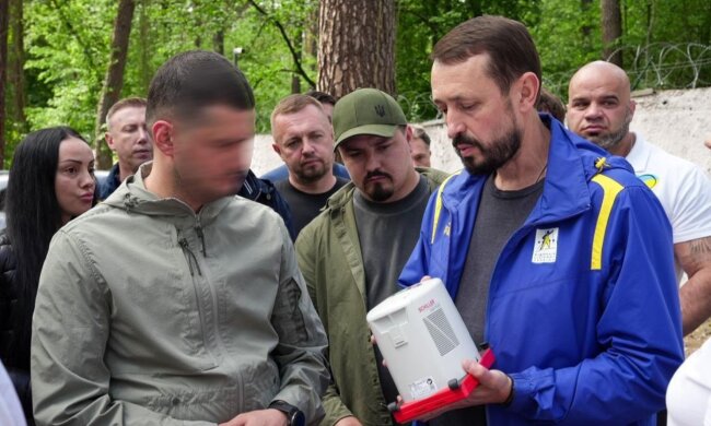 Помощь почти на 7 миллионов гривен получило "Спецподразделение Тимура" ГУР от фонда "Надежда" и Валерия Дубиля