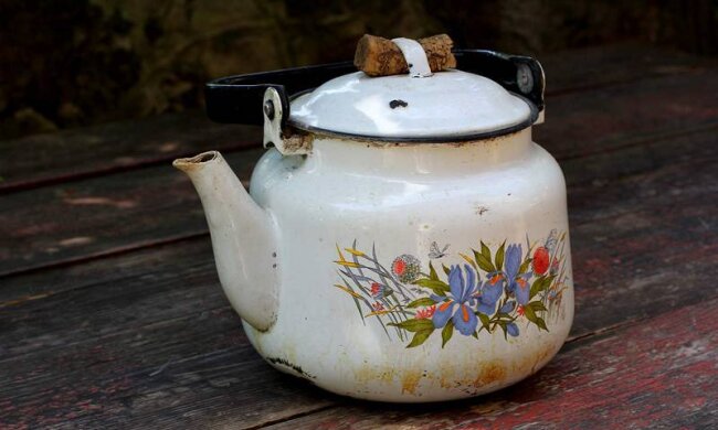 Це кам'яний вік: у Росії через санкції почали продавати радянські чайники. Відео