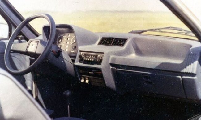 ЗАЗ 11-02: архівне фото