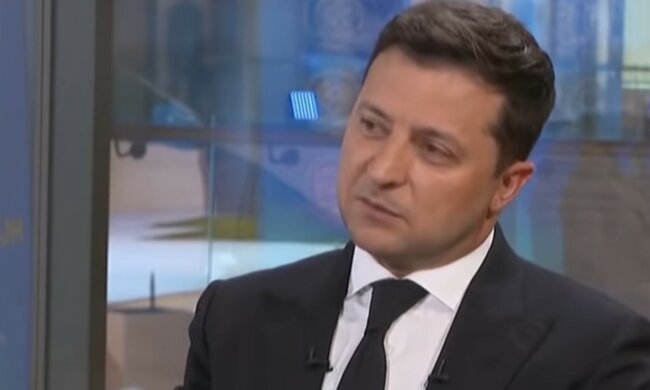 Журналист: "Власть продолжает с нездоровым азартом рубить сук, на котором она сидит"