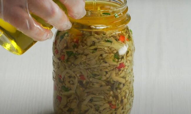 Теперь вы будете готовить только так: рецепт маринованных баклажанных полосочек в масле по-итальянски