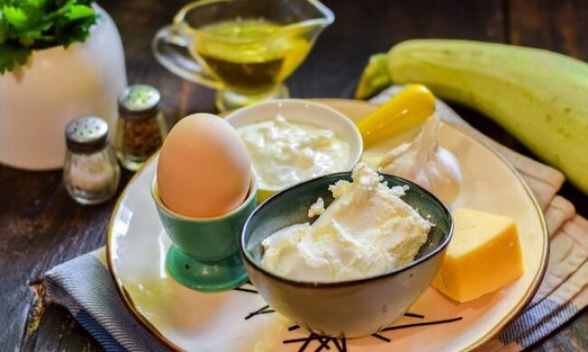 Продукти для запікання кабачка із сиром, фото: youtube.com