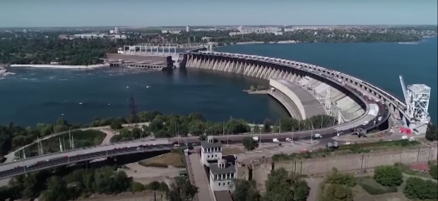 Каховская ГЭС. Фото: YouTube