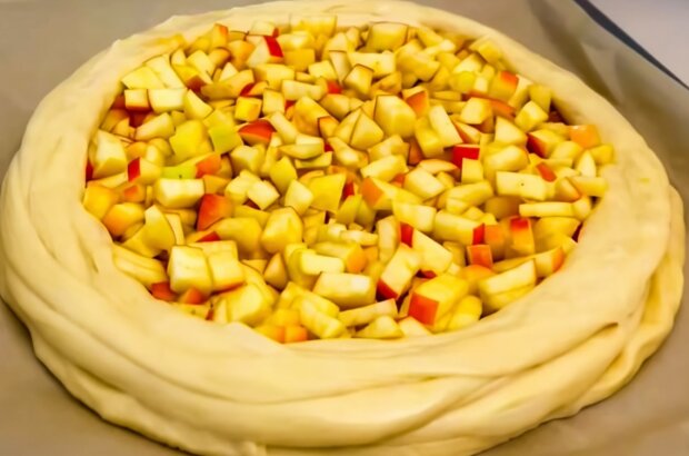 Яблучний пиріг, кадр з відео