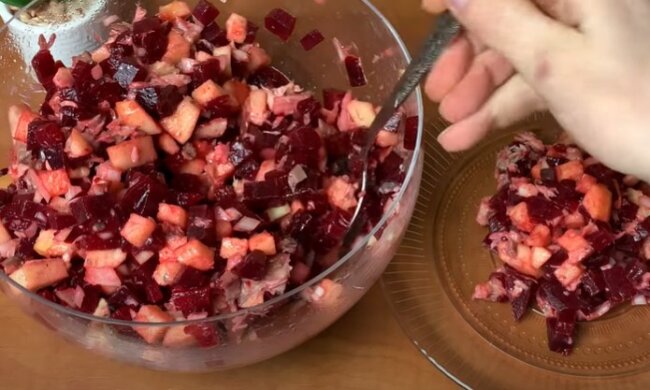 Ідеальна закуска: як приготувати смачний салат з буряка. Рецепт